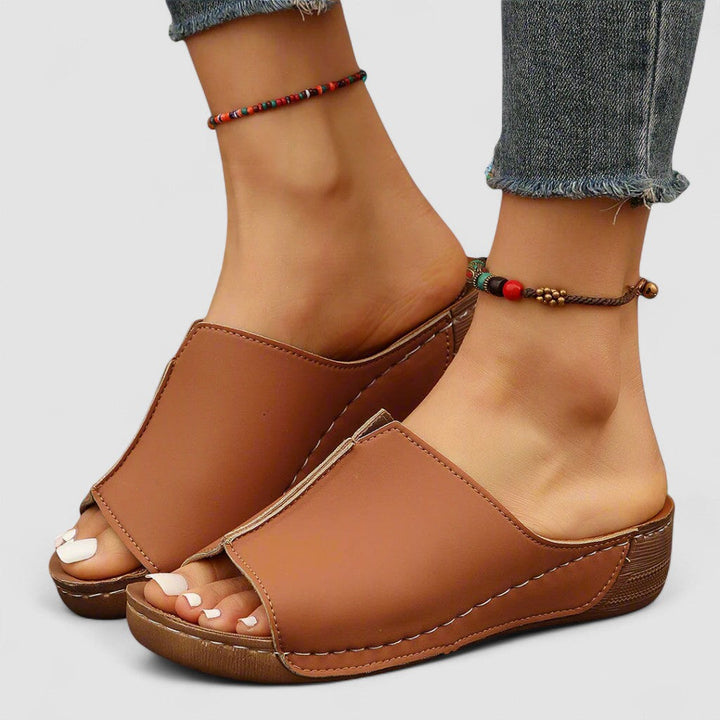 Noemi | Sandale cu toc din materiale premium, realizate manual