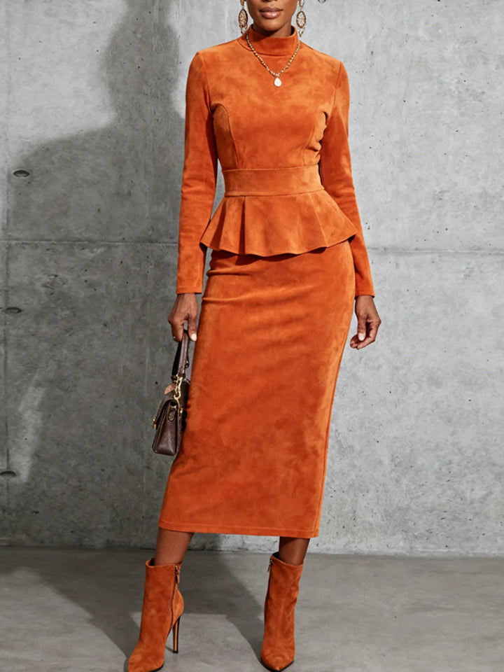 Set Simplu din Piele Întoarsă cu Top cu Guler Înalt și Fustă