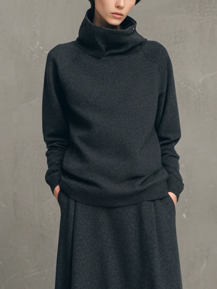 Set Gri Antracit cu Top cu Guler Înalt din Material Aerat și Fustă Lungă Evazată