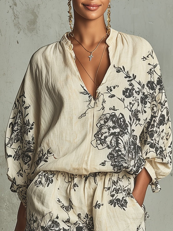 Set în Două Piese Ivoriu-Negru cu Cămașă Lejeră Florală și Pantaloni Scurți